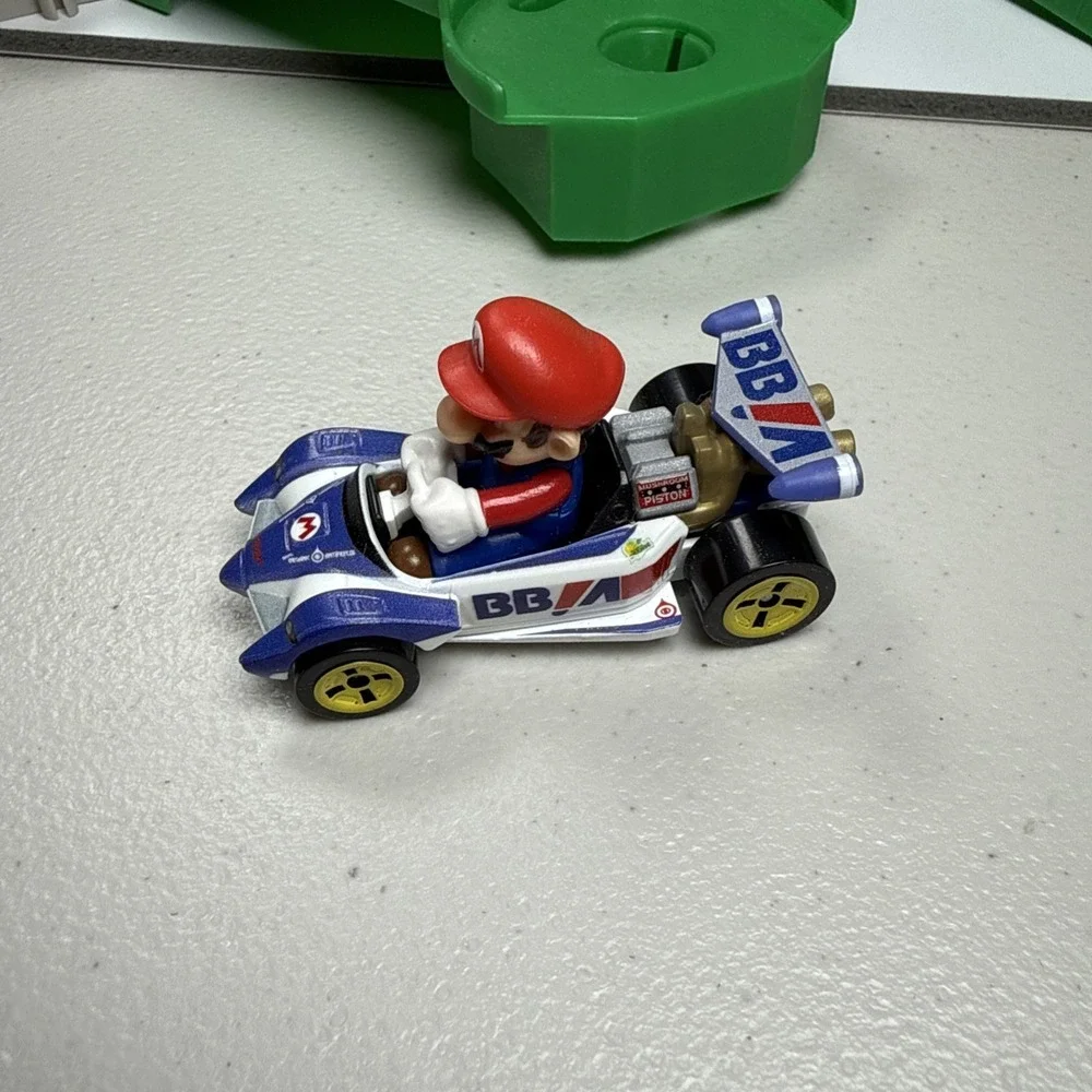 Hot Wheels Mario Kart Piranha Plant Slide Track Set & 4‎ Diecast Cars